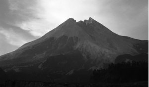 Reconstruction des conditions régnant dans le conduit du volcan Mérapi (Indonésie) durant l'éruption séculaire de 2010