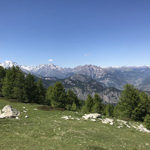 New geophysical "scan" of the Alps helps explain current deformation field