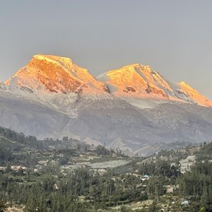 On the trail of Andean paleo-avalanches in Peru's Cordillera Blanca